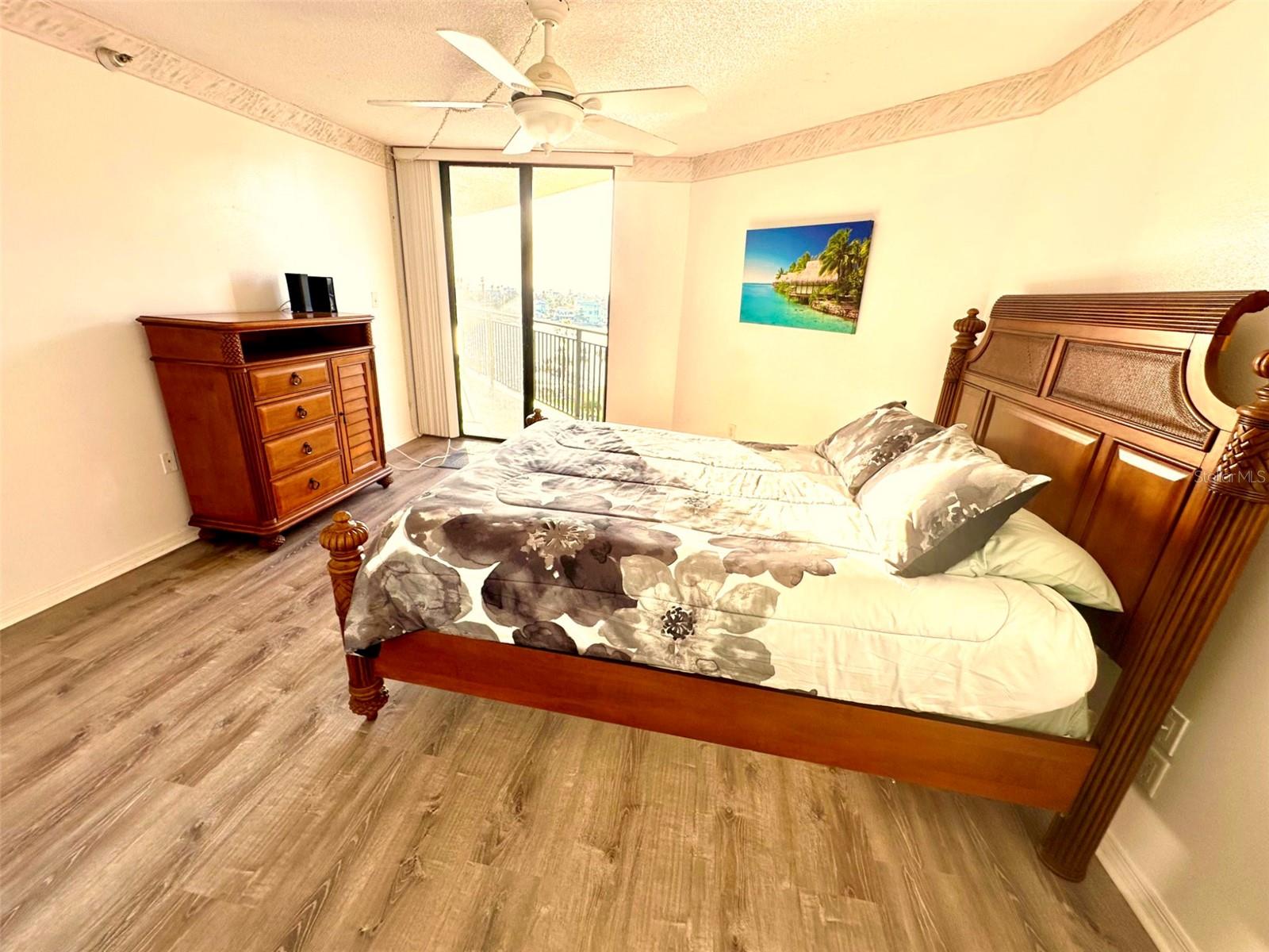 Image 12 of 67 For 690 Island Way 707