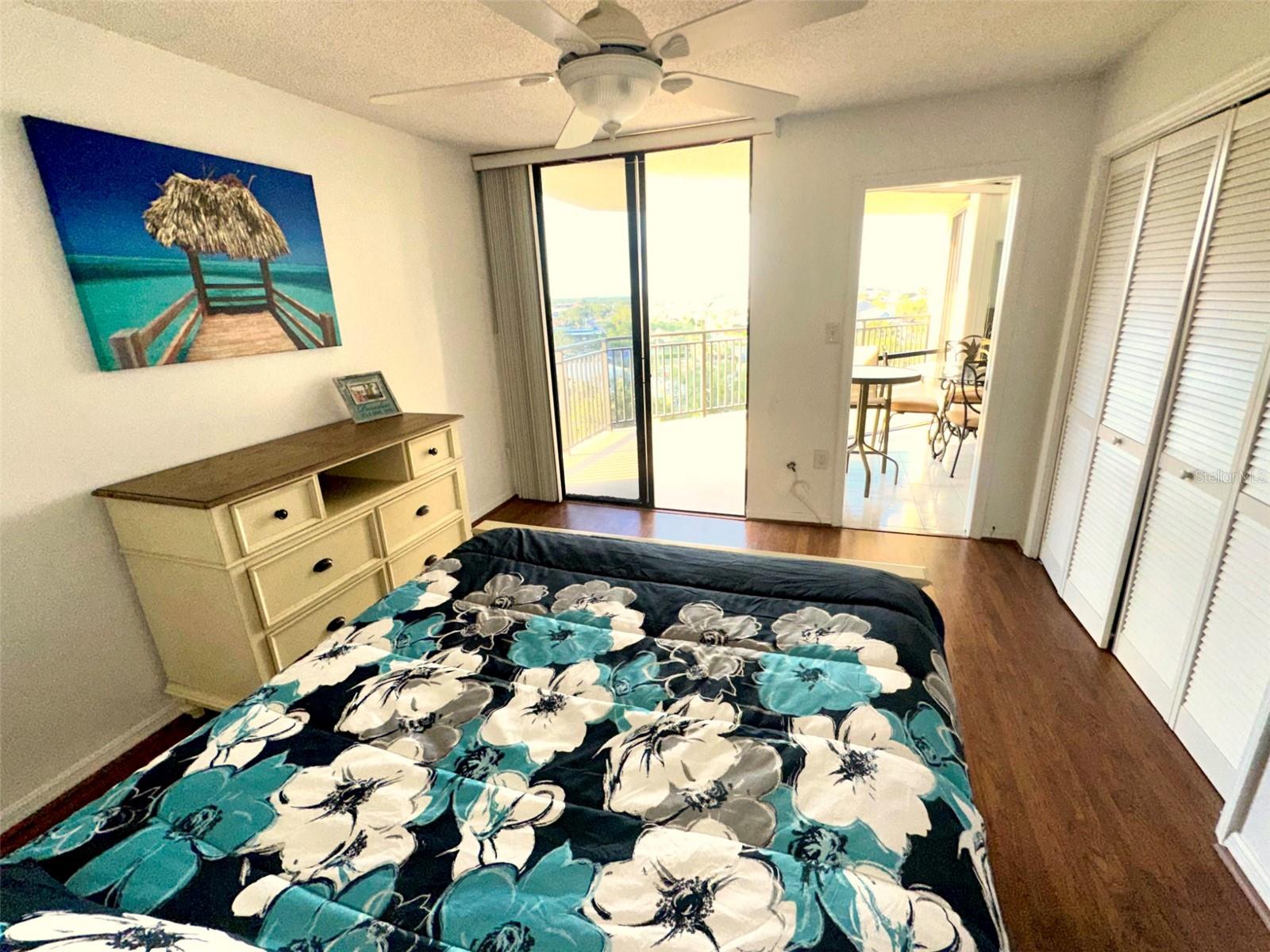 Image 20 of 67 For 690 Island Way 707