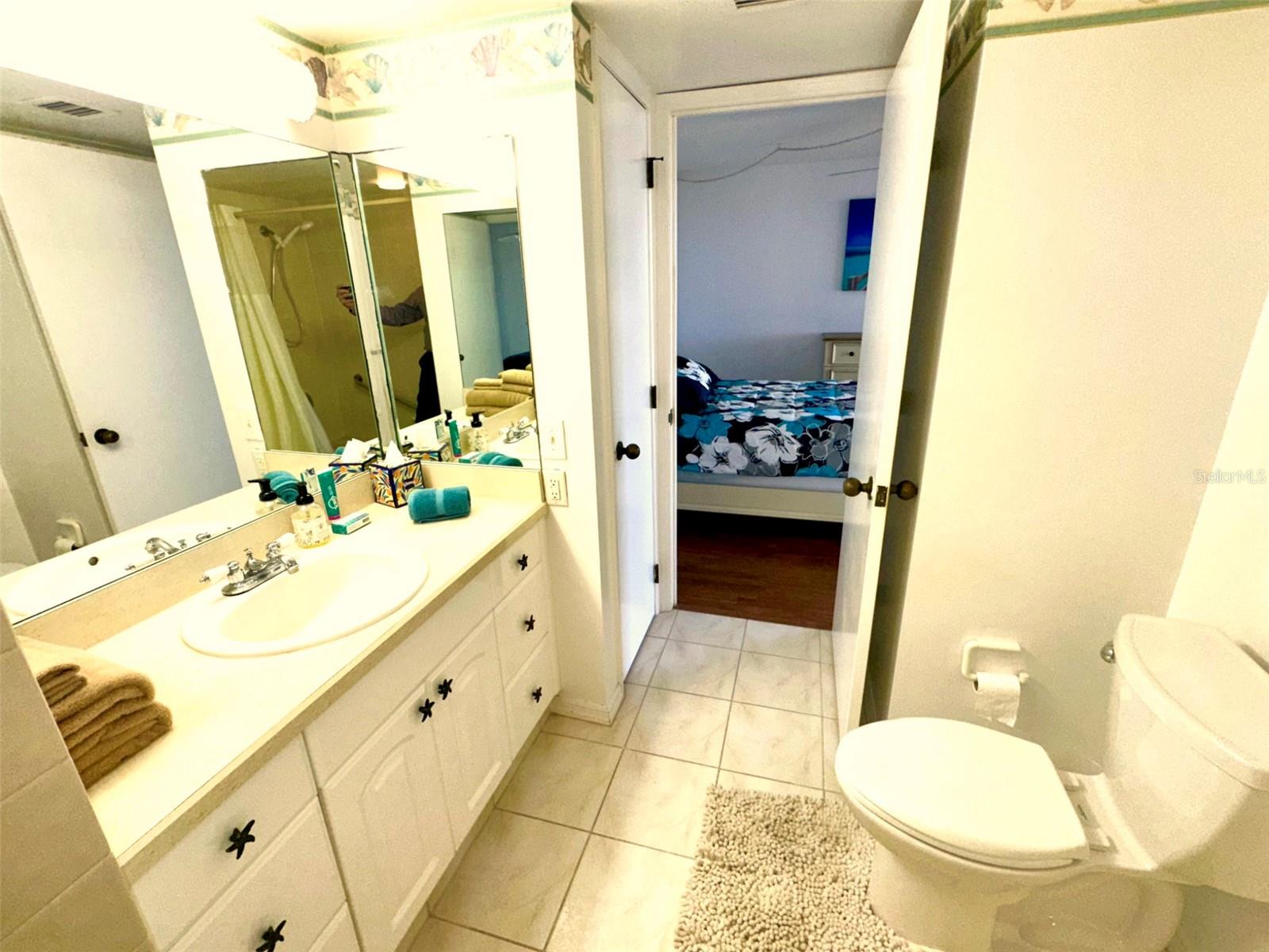 Image 22 of 67 For 690 Island Way 707