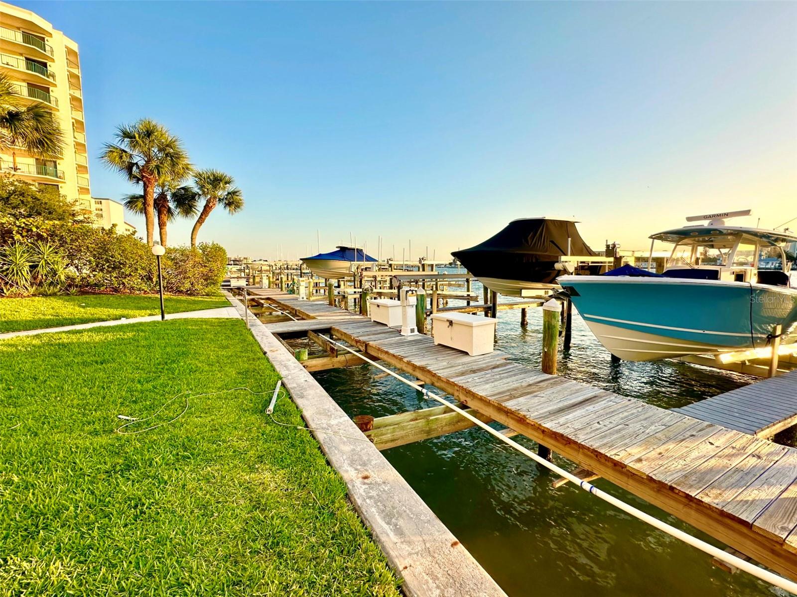 Image 51 of 67 For 690 Island Way 707