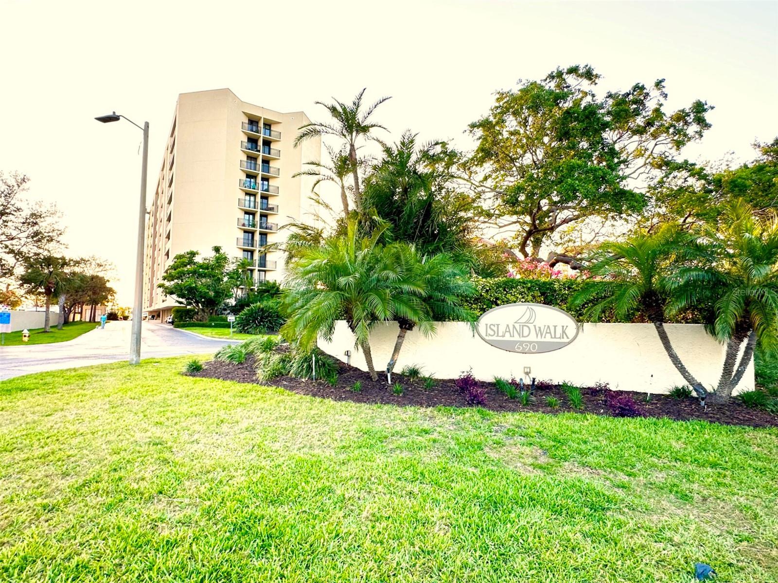 Image 57 of 67 For 690 Island Way 707