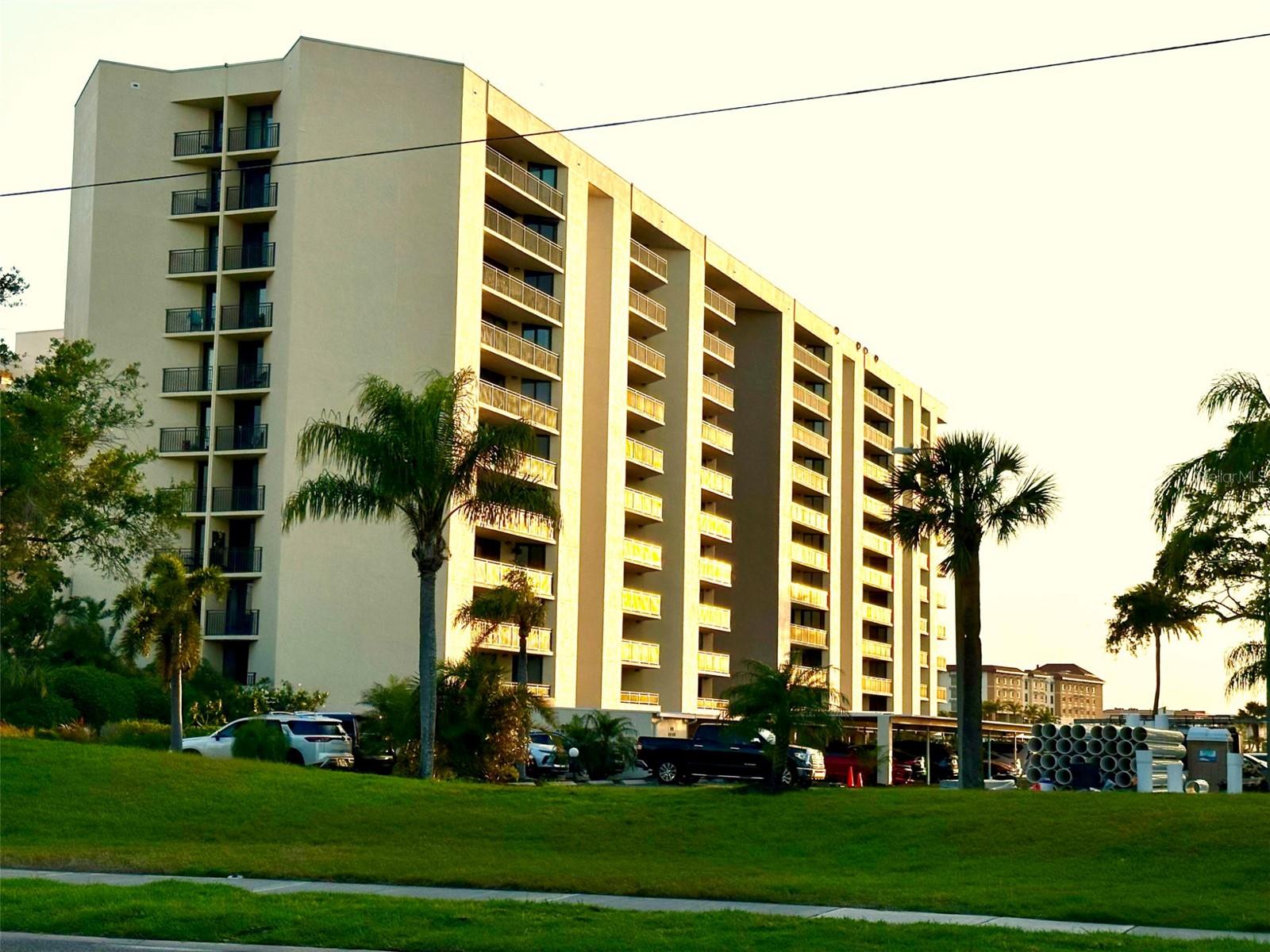 Image 58 of 67 For 690 Island Way 707