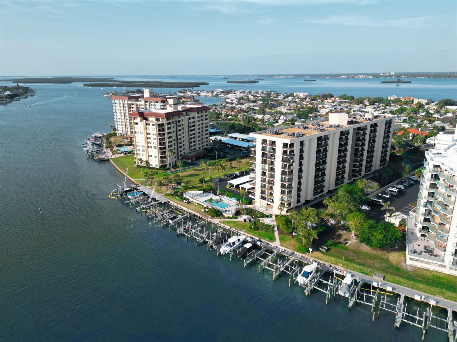 Image 63 of 67 For 690 Island Way 707