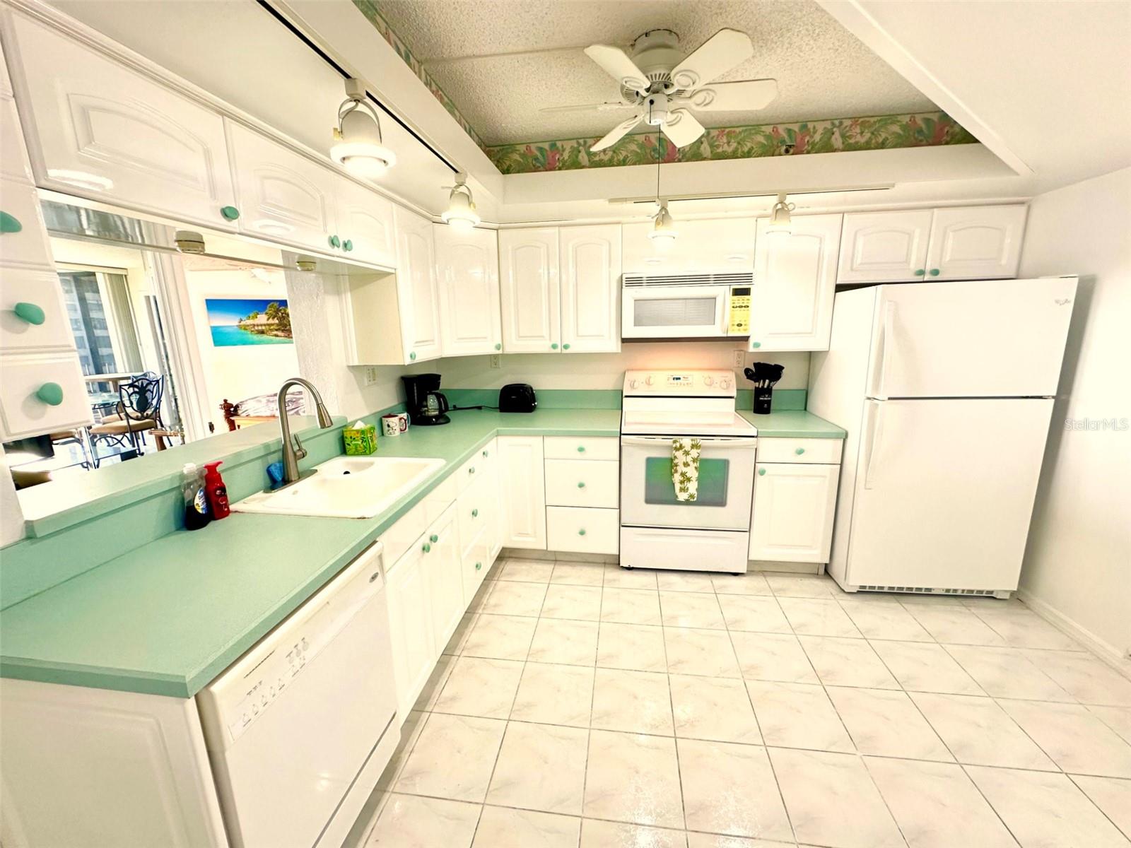 Image 9 of 67 For 690 Island Way 707