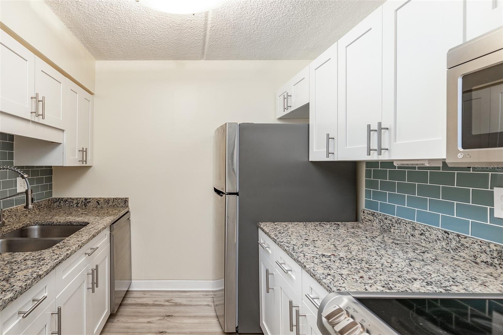Image 12 of 32 For 3325 Bayshore Boulevard D35