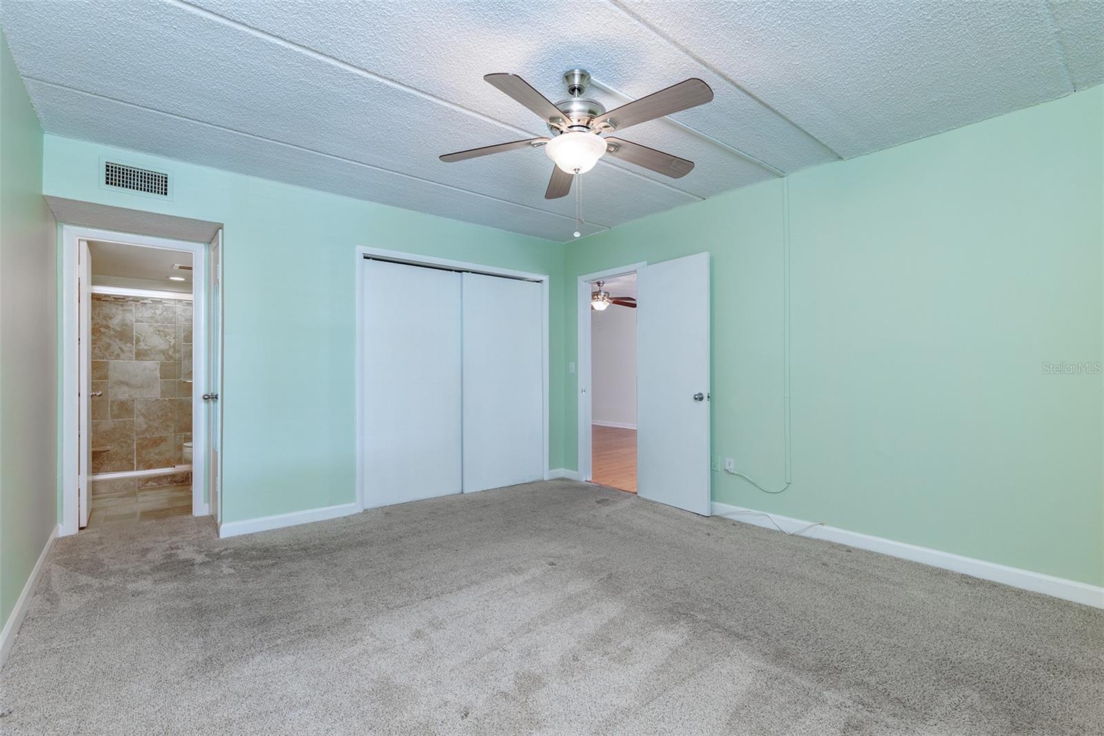 Image 18 of 32 For 3325 Bayshore Boulevard D35