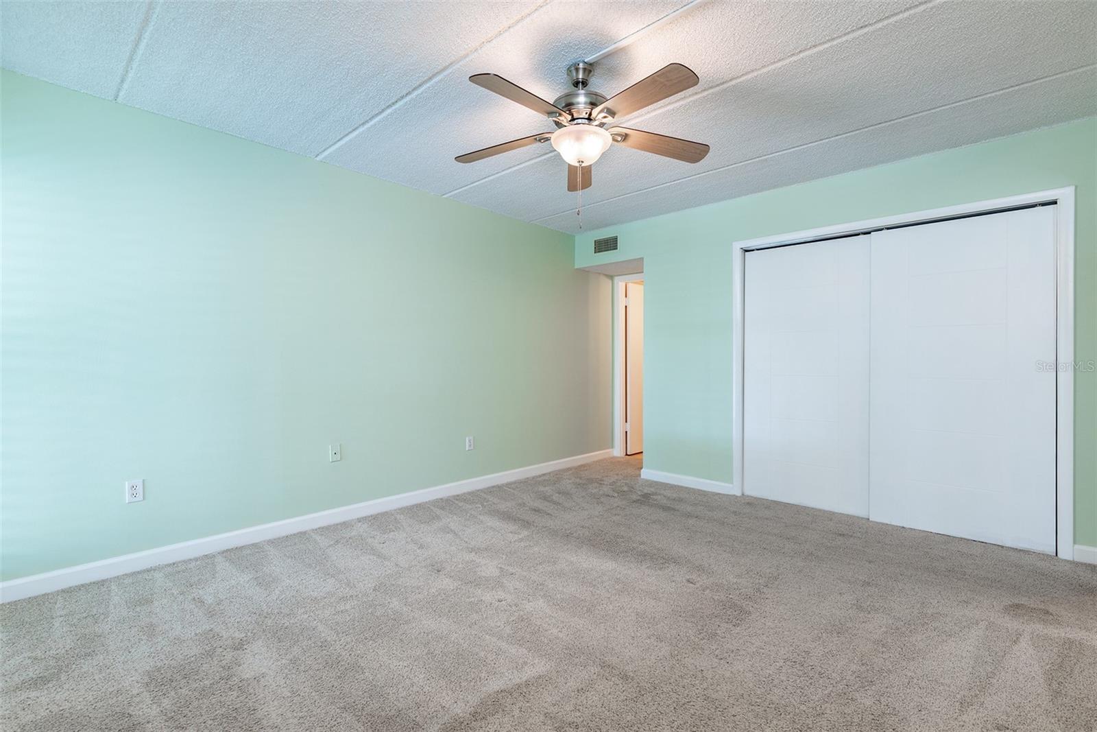 Image 21 of 32 For 3325 Bayshore Boulevard D35