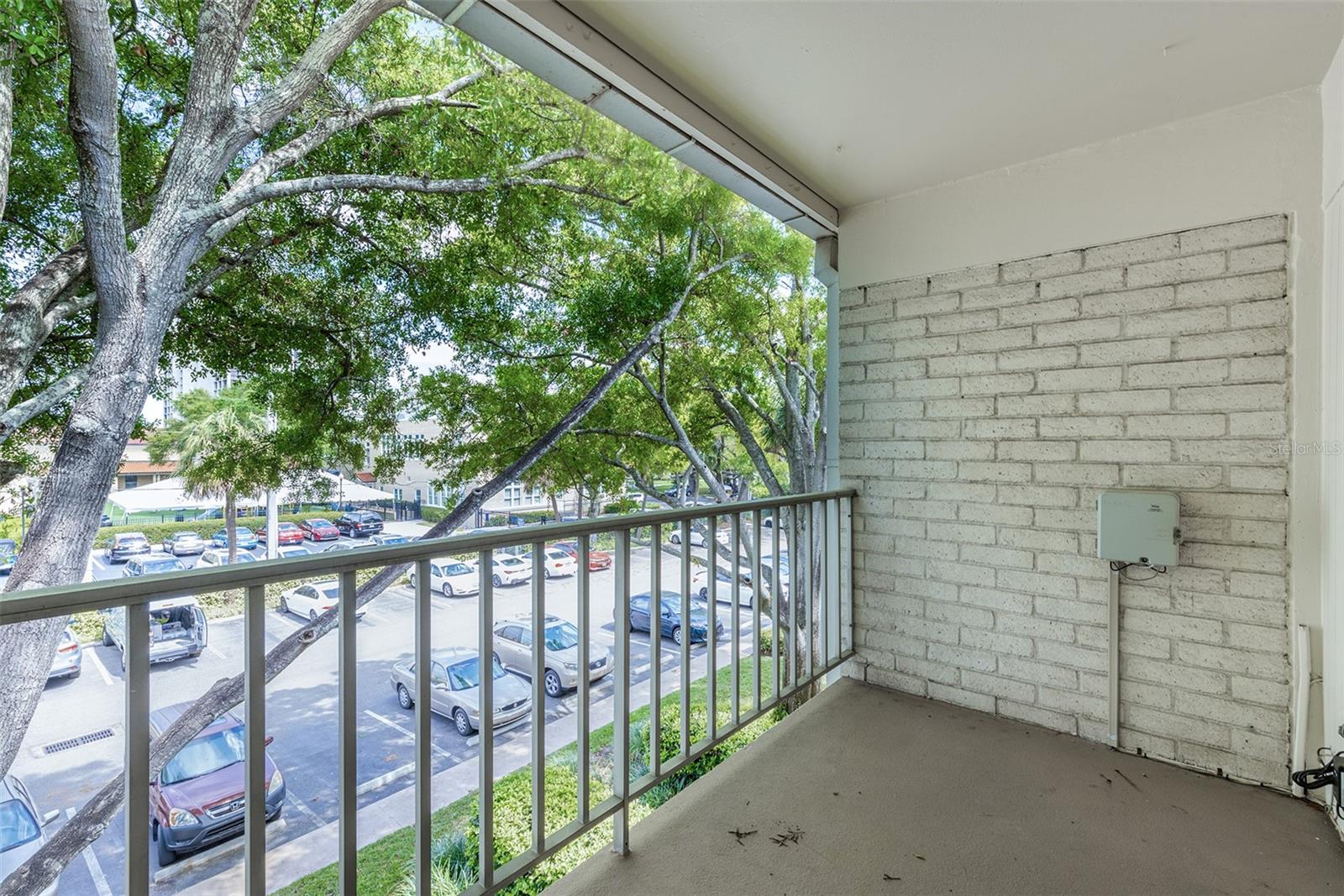 Image 24 of 32 For 3325 Bayshore Boulevard D35