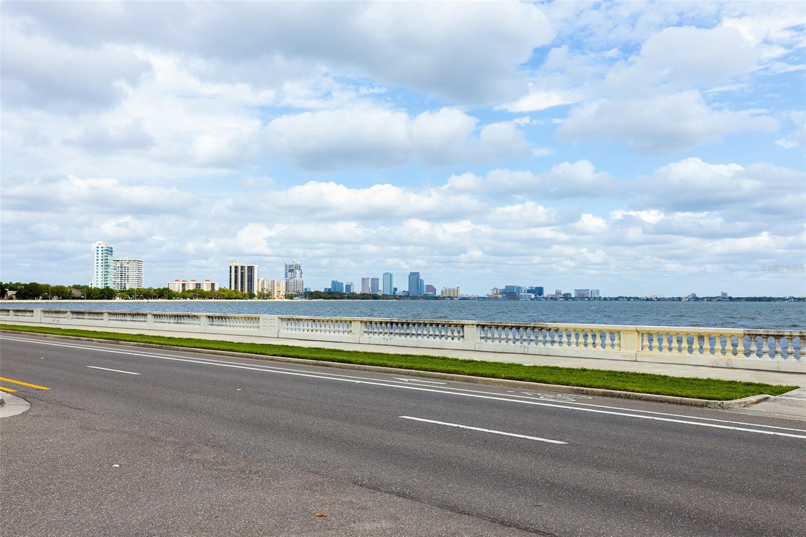 Image 31 of 32 For 3325 Bayshore Boulevard D35