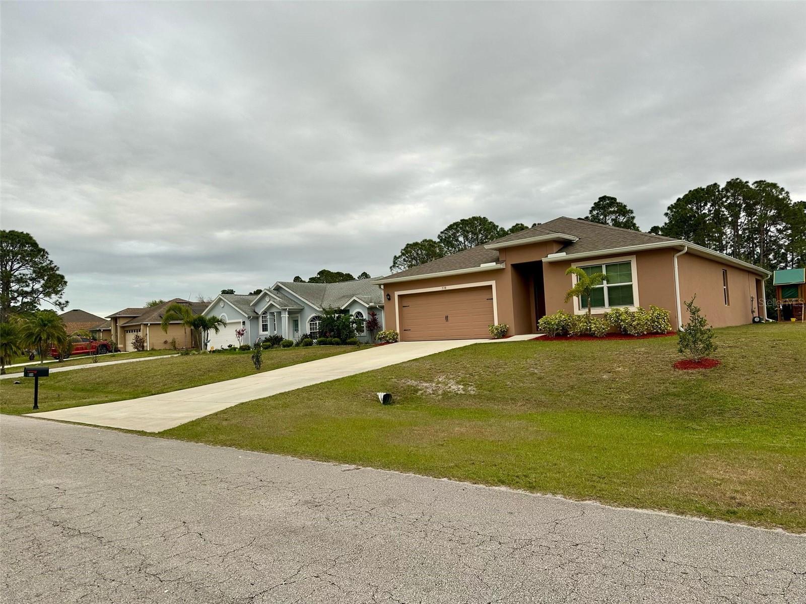 Image 4 of 54 For 538 Vin Rose Circle Se