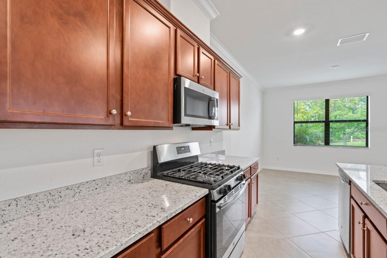 Image 15 of 61 For 5115 Tobermory Way