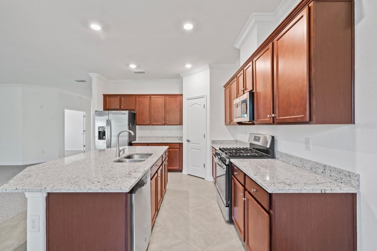 Image 16 of 61 For 5115 Tobermory Way