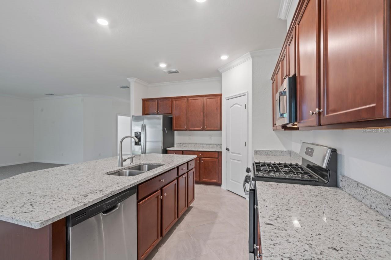 Image 17 of 61 For 5115 Tobermory Way