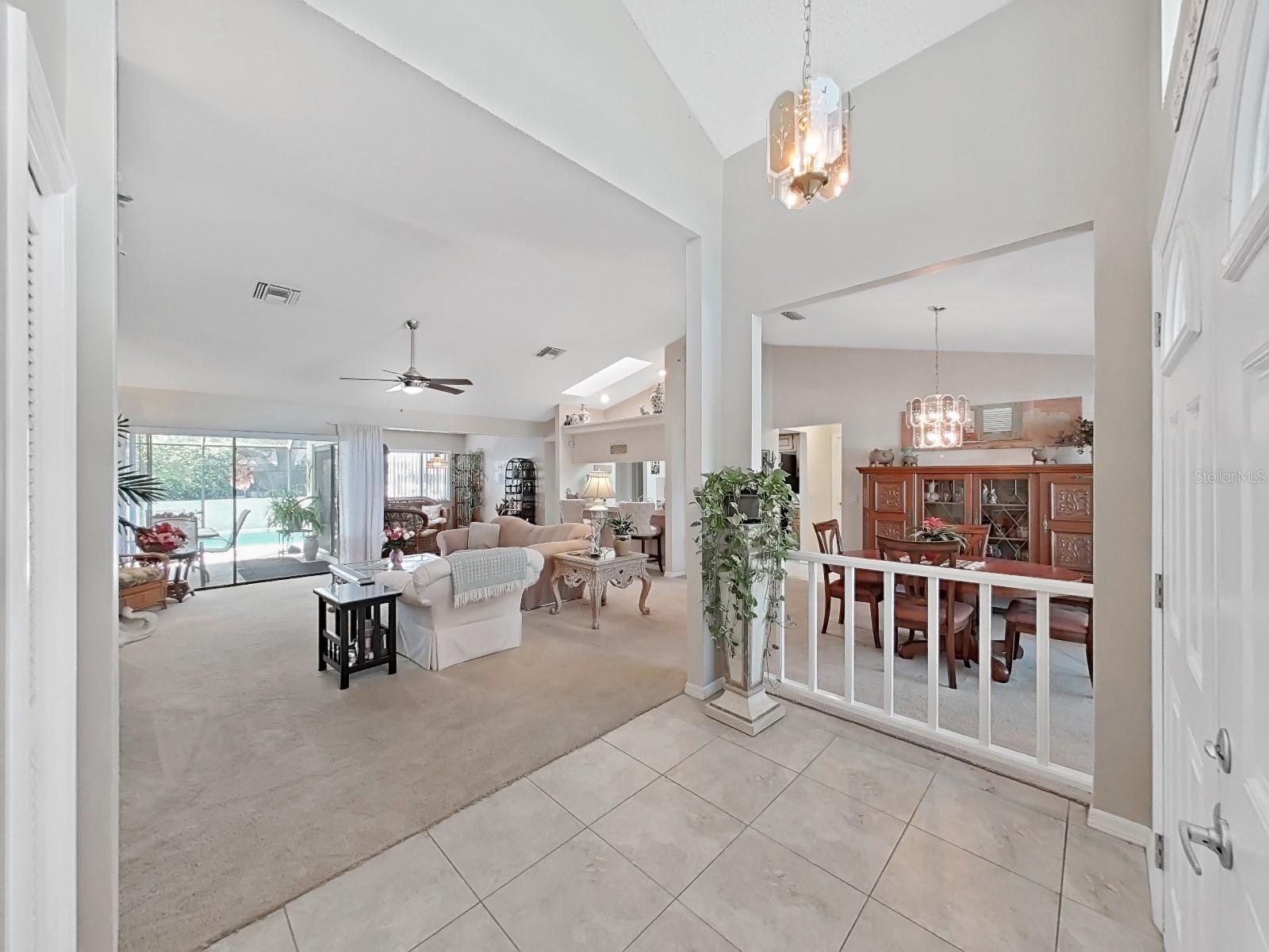 Image 11 of 52 For 1472 Overland Drive