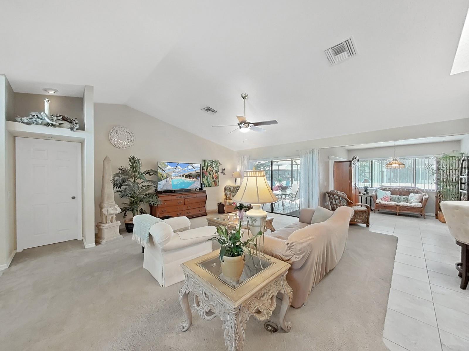 Image 12 of 52 For 1472 Overland Drive