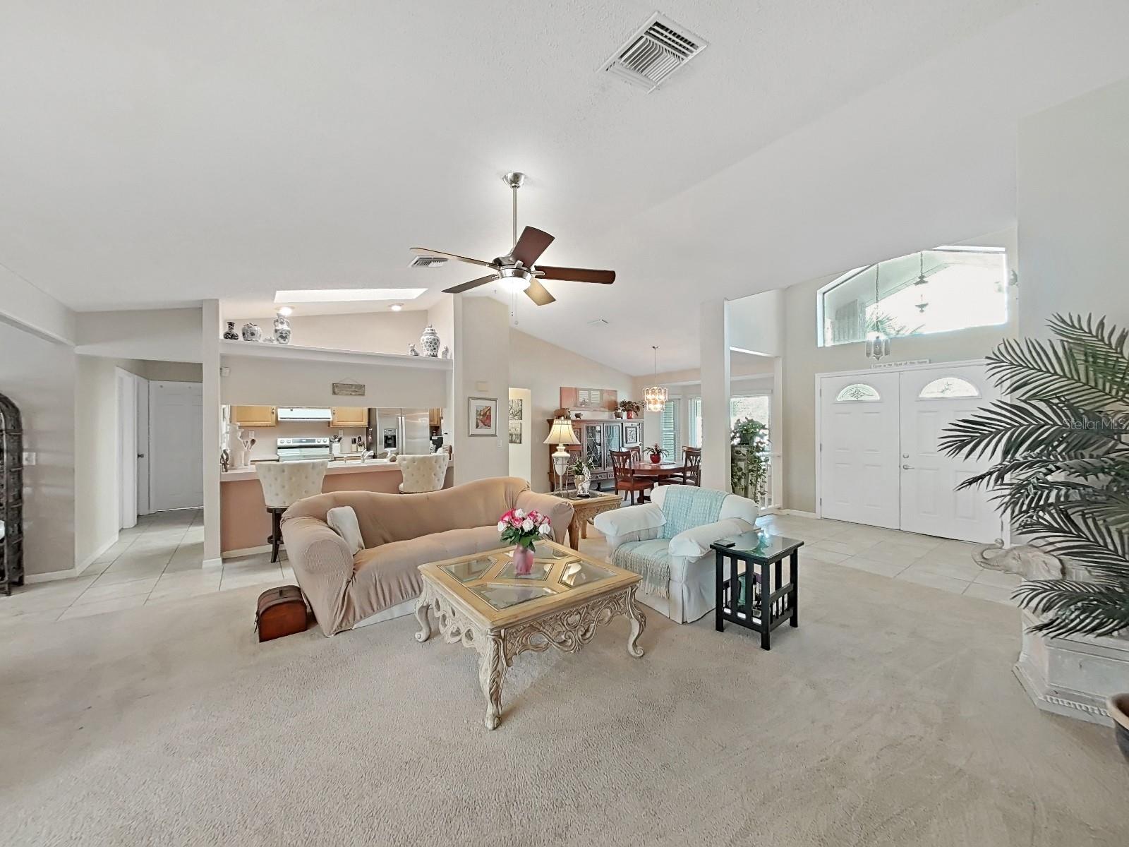 Image 15 of 52 For 1472 Overland Drive