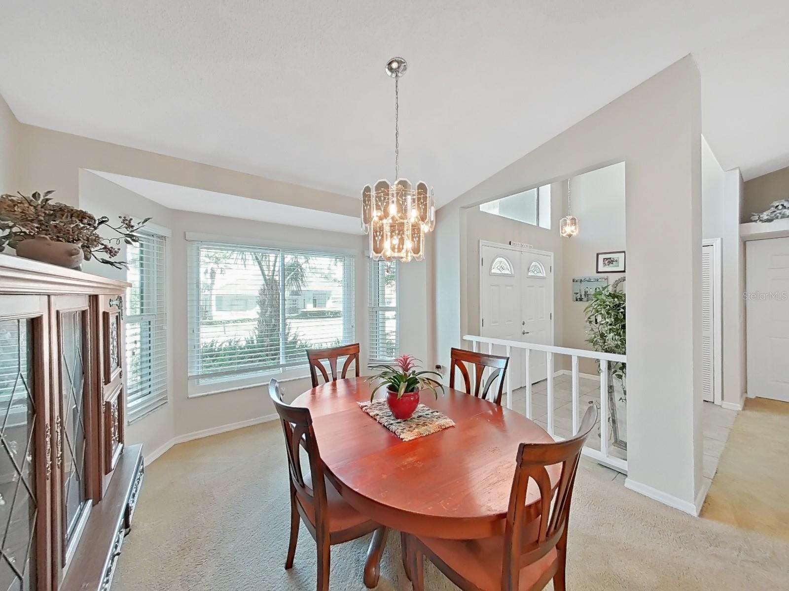 Image 16 of 52 For 1472 Overland Drive