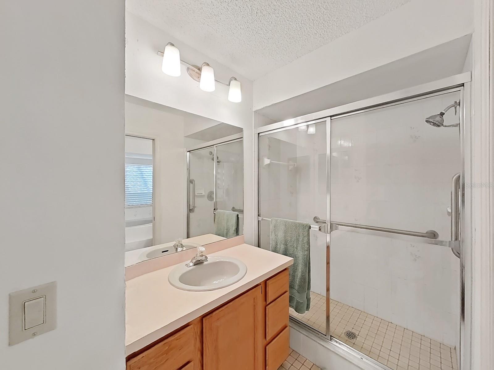 Image 34 of 52 For 1472 Overland Drive