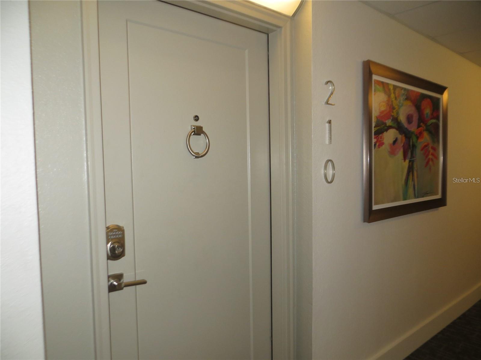 Image 19 of 27 For 400 Island Way 210