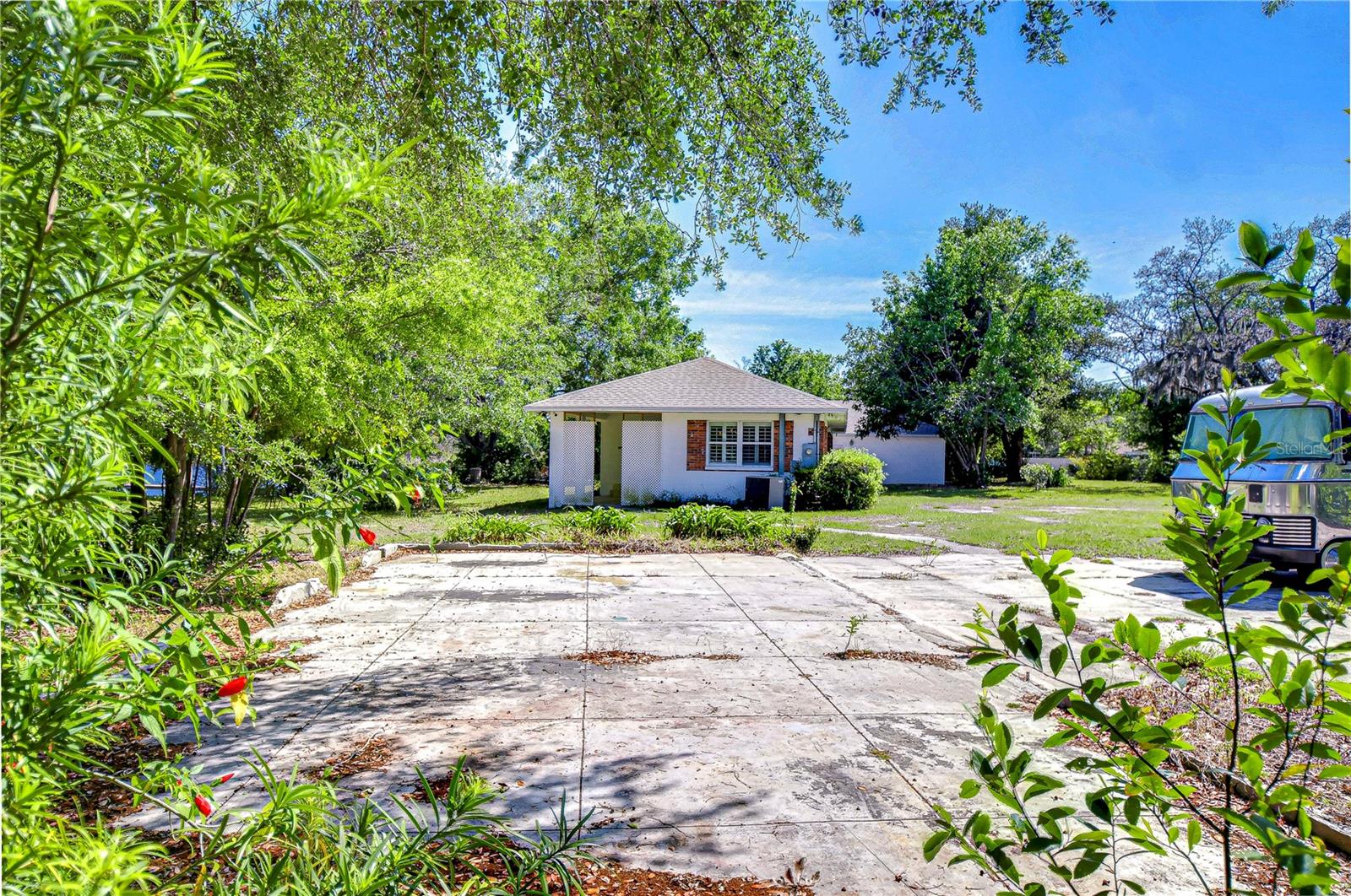 Image 17 of 55 For 13329 Armenia Avenue