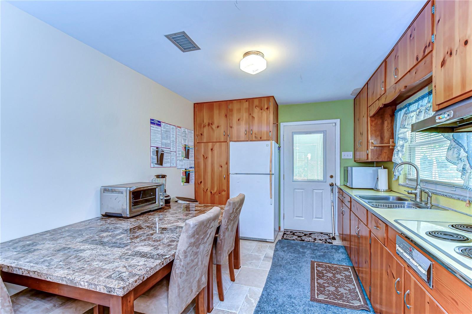 Image 41 of 55 For 13329 Armenia Avenue