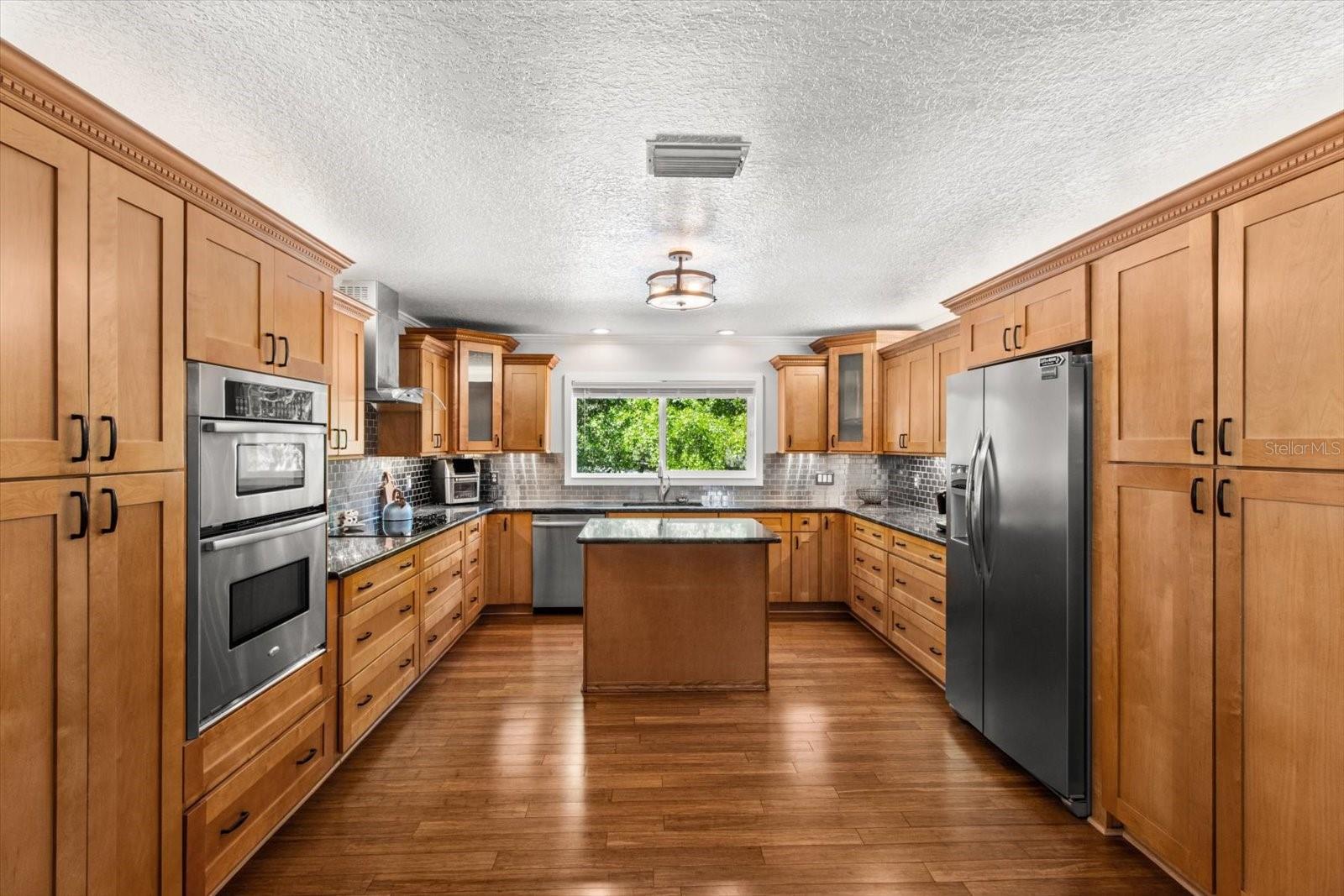 Image 13 of 62 For 2400 Hampshire Street