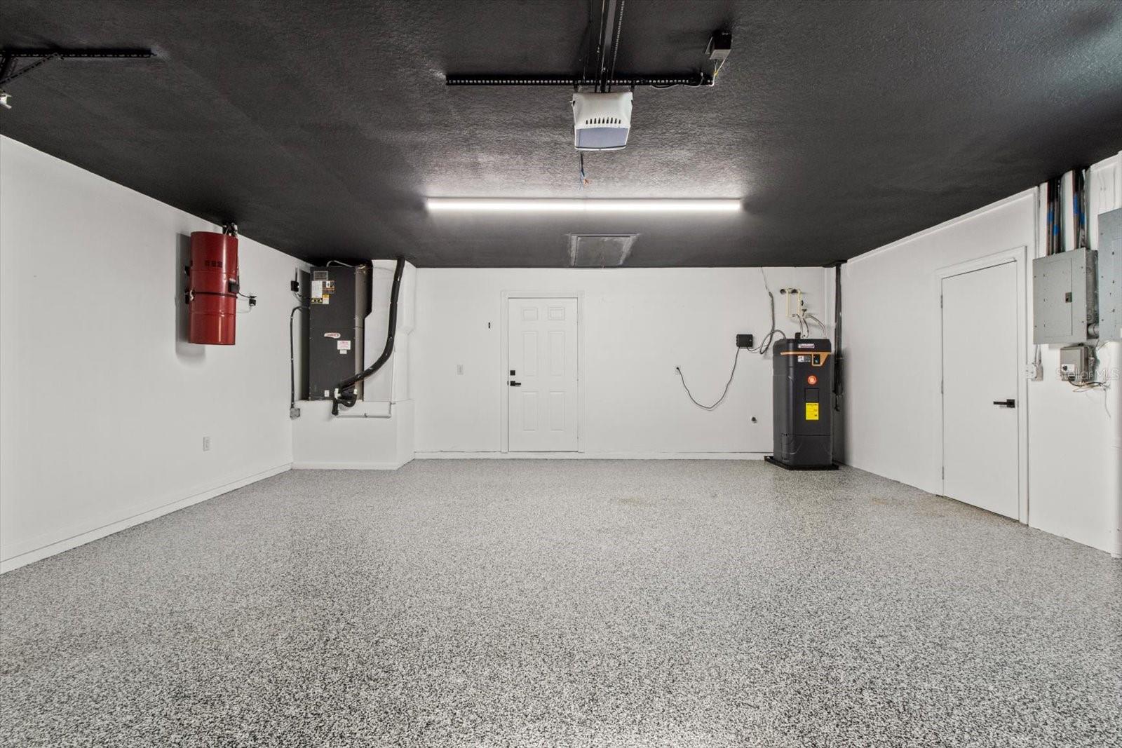 Image 33 of 62 For 2400 Hampshire Street