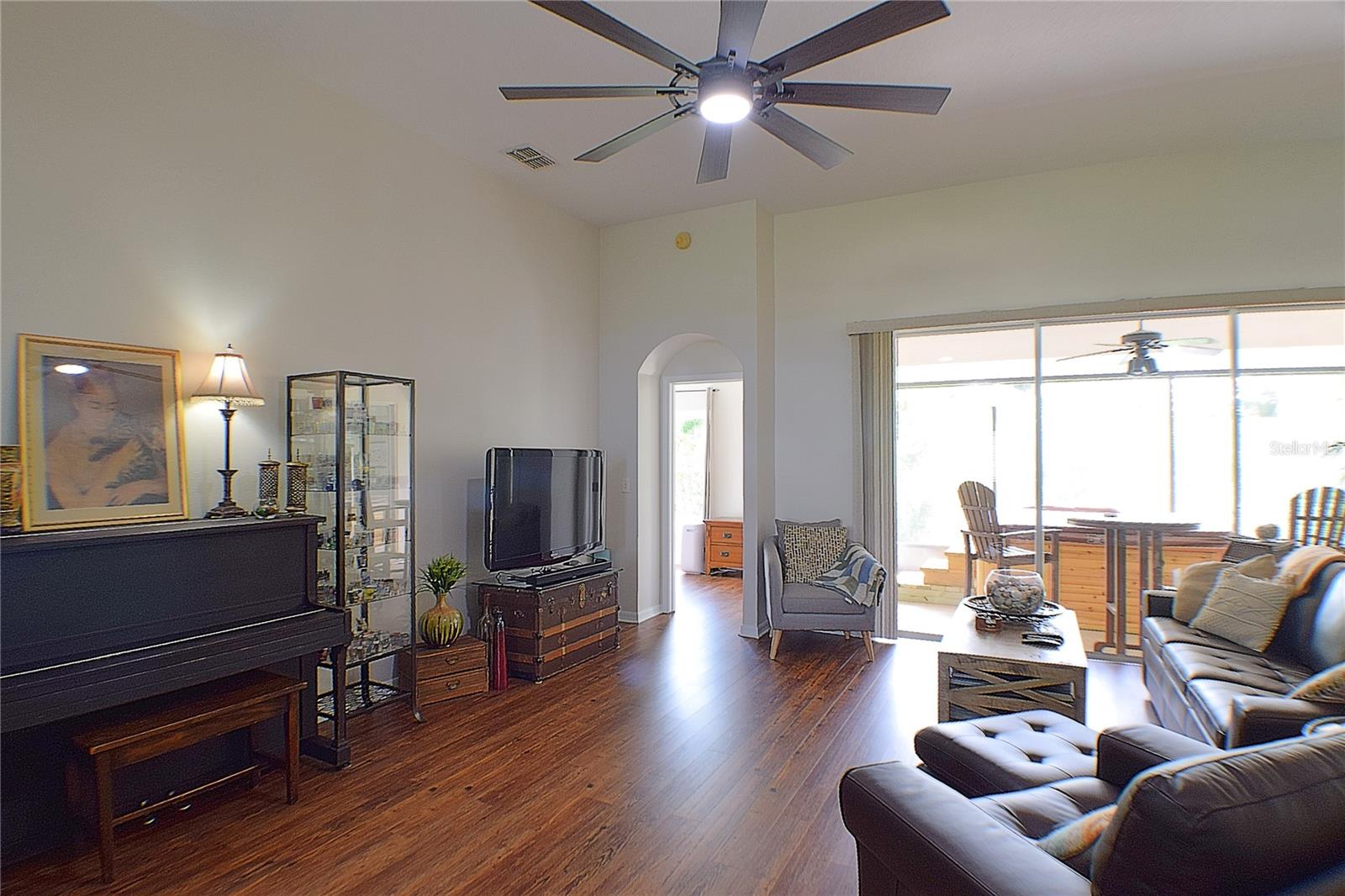 Image 5 of 31 For 10118 Cleghorn Drive