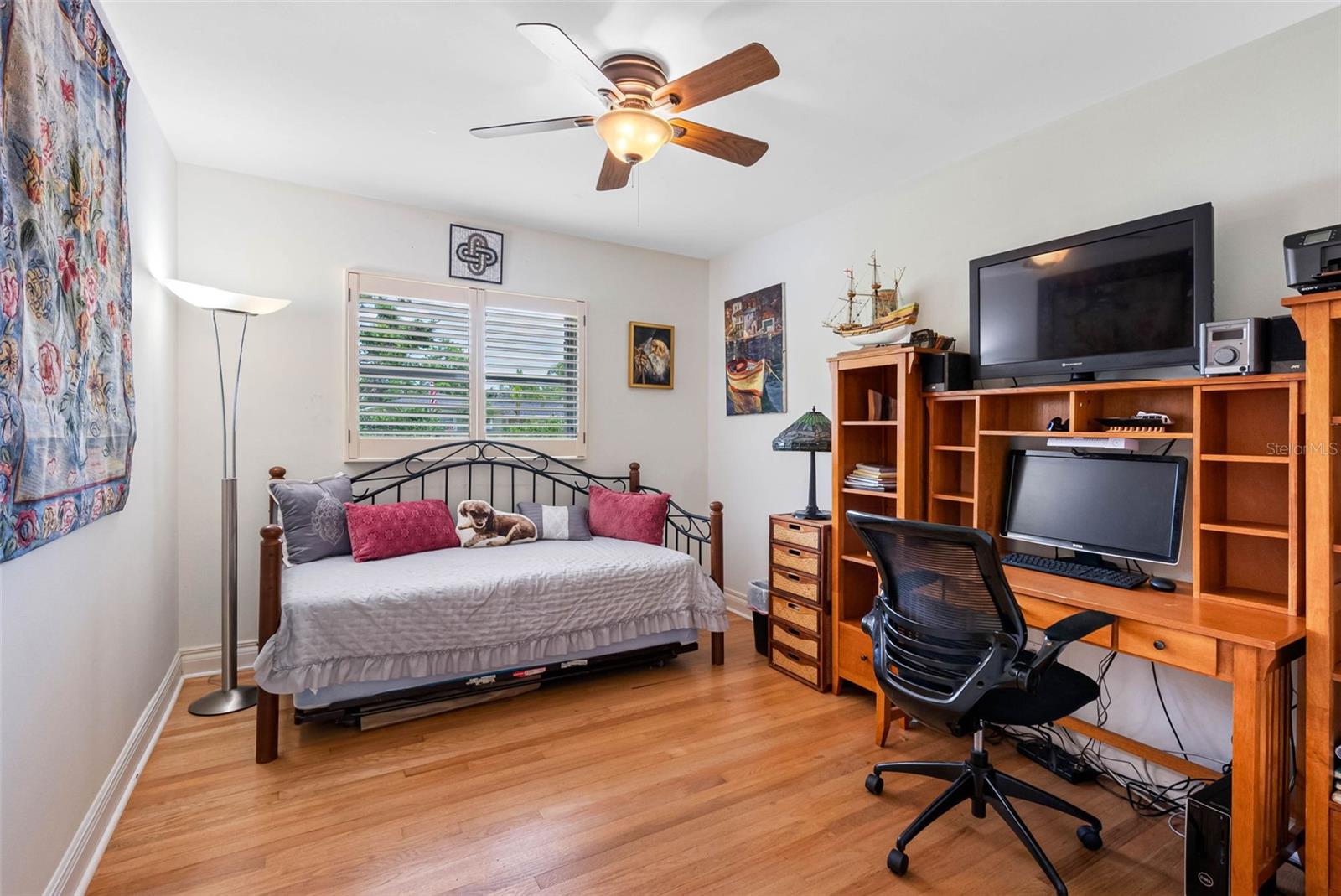 Image 22 of 95 For 8300 37th Avenue N
