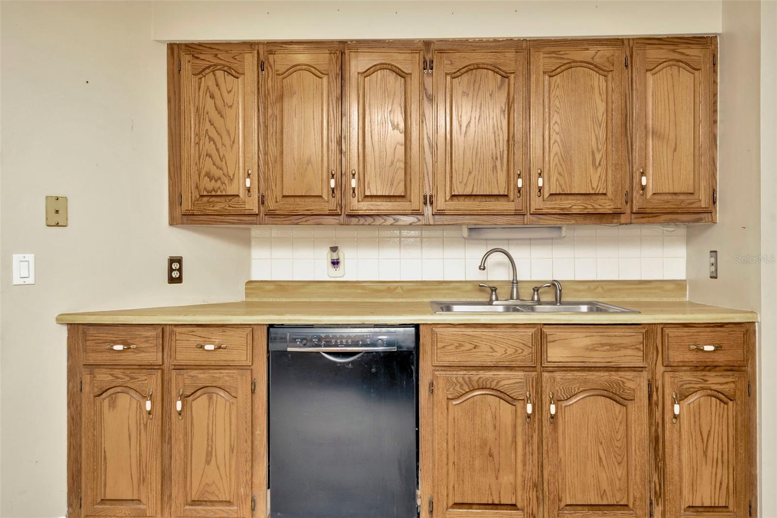 Image 19 of 50 For 5905 Caroline Drive