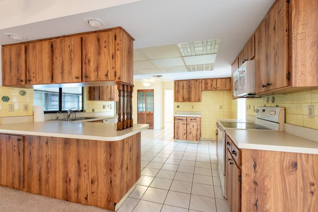 Image 10 of 49 For 103 El Turco Court