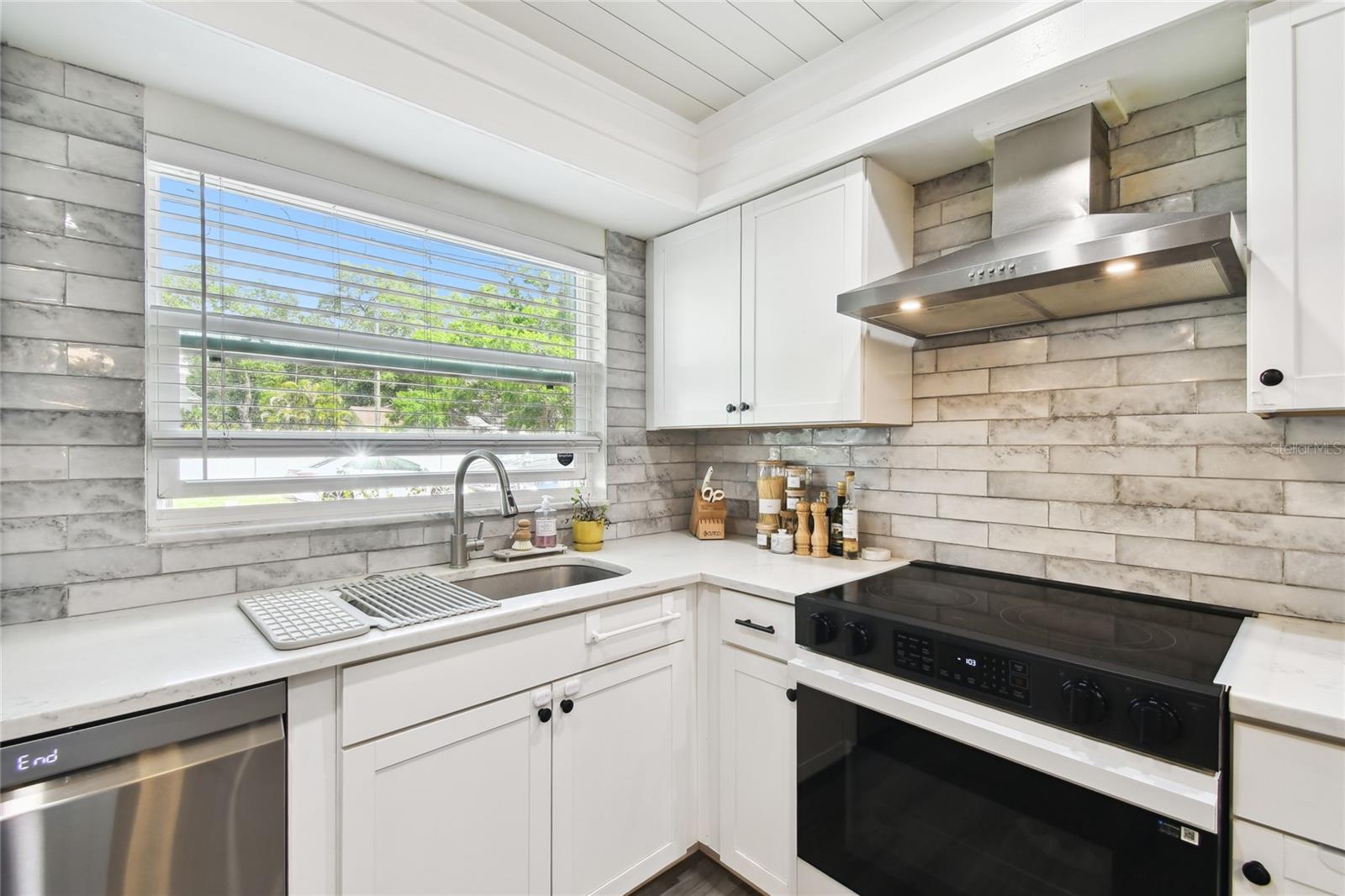 Image 10 of 64 For 3202 Coachman Avenue