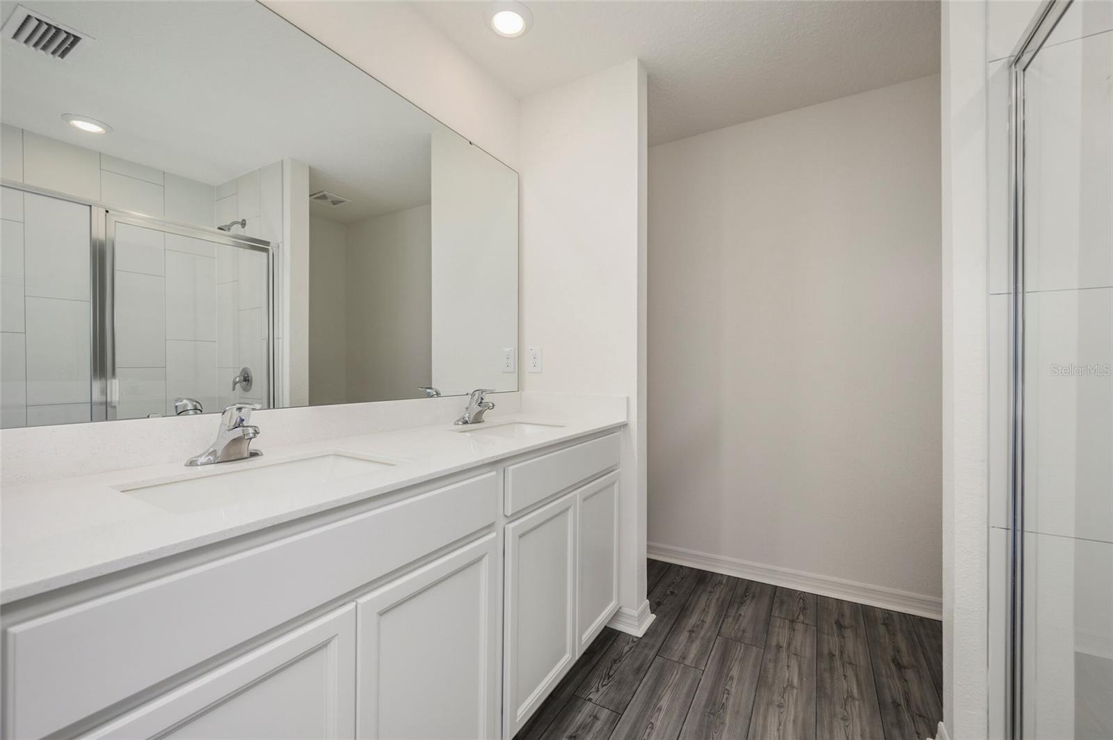Image 12 of 19 For 241 Begonia Place