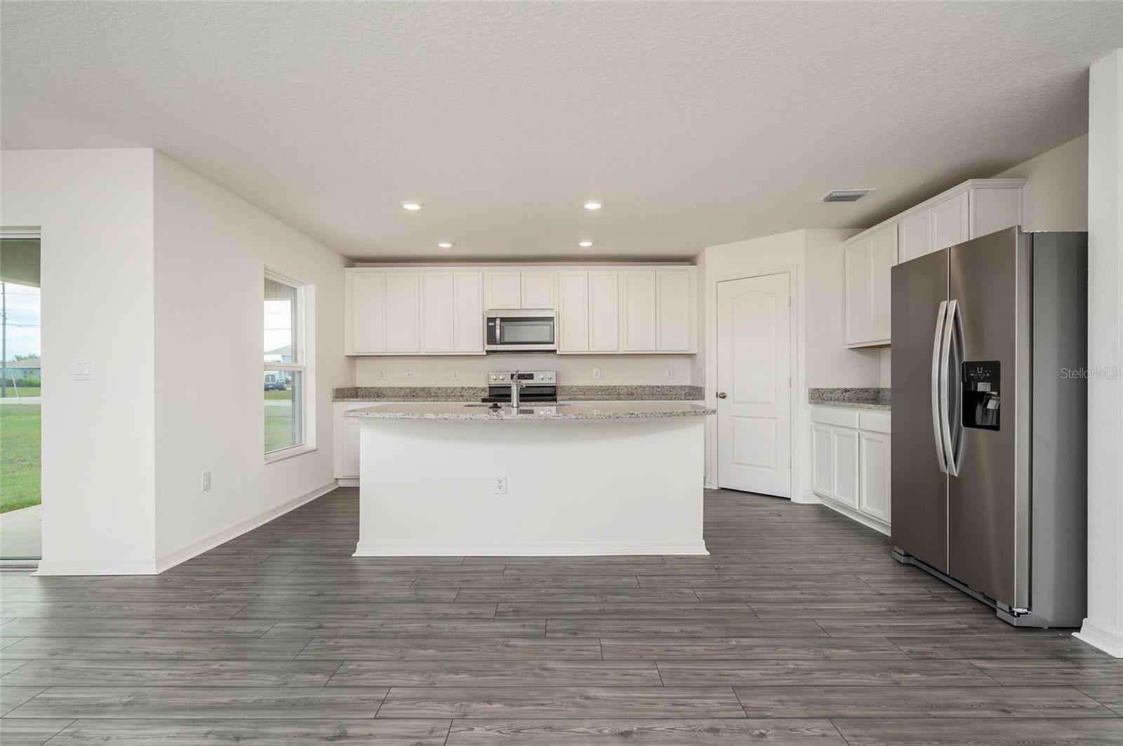 Image 4 of 19 For 241 Begonia Place