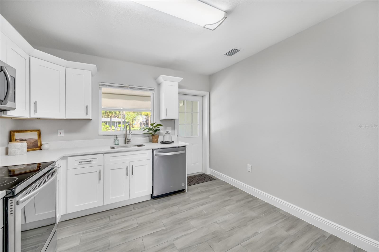 Image 15 of 36 For 4508 26th Avenue S