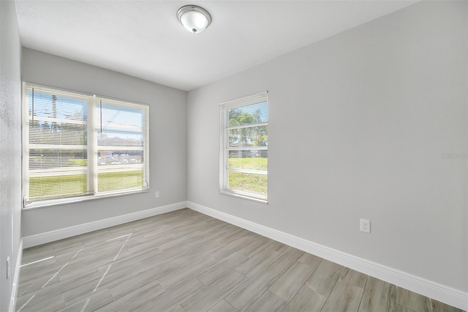 Image 16 of 36 For 4508 26th Avenue S