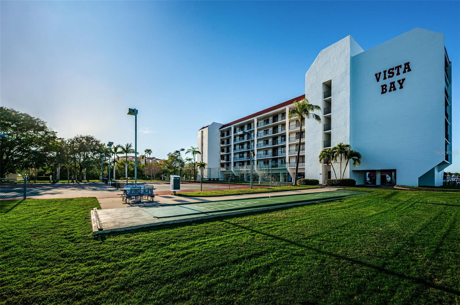 Image 37 of 96 For 19111 Vista Bay Drive 304