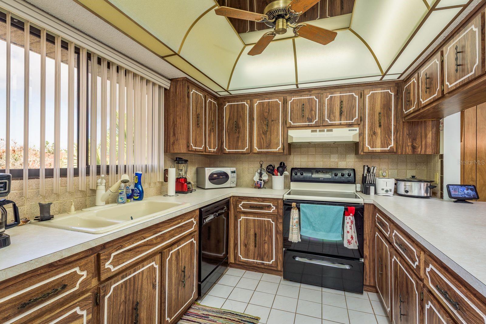 Image 13 of 25 For 9910 Eagles Point Circle 3