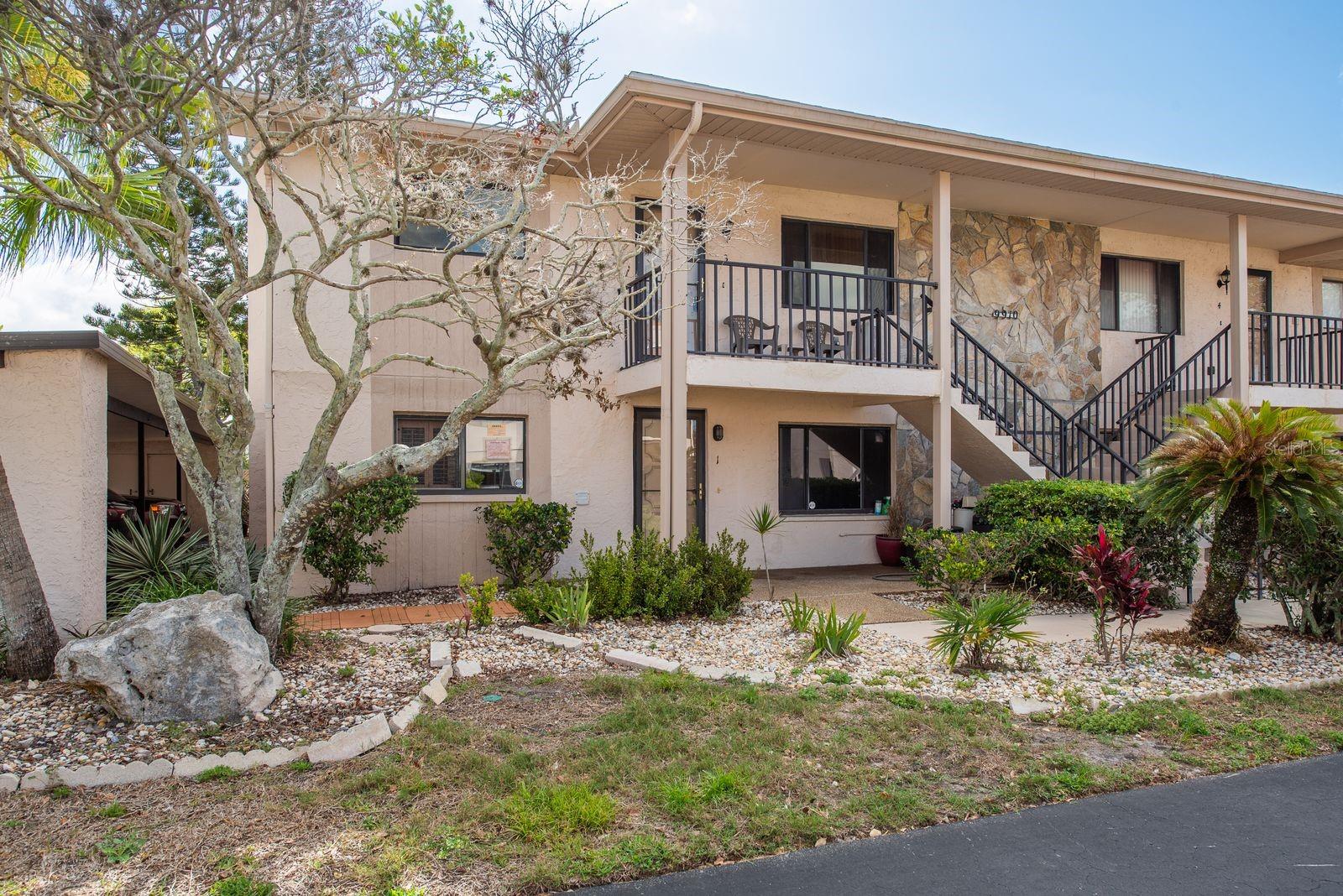 Image 3 of 25 For 9910 Eagles Point Circle 3