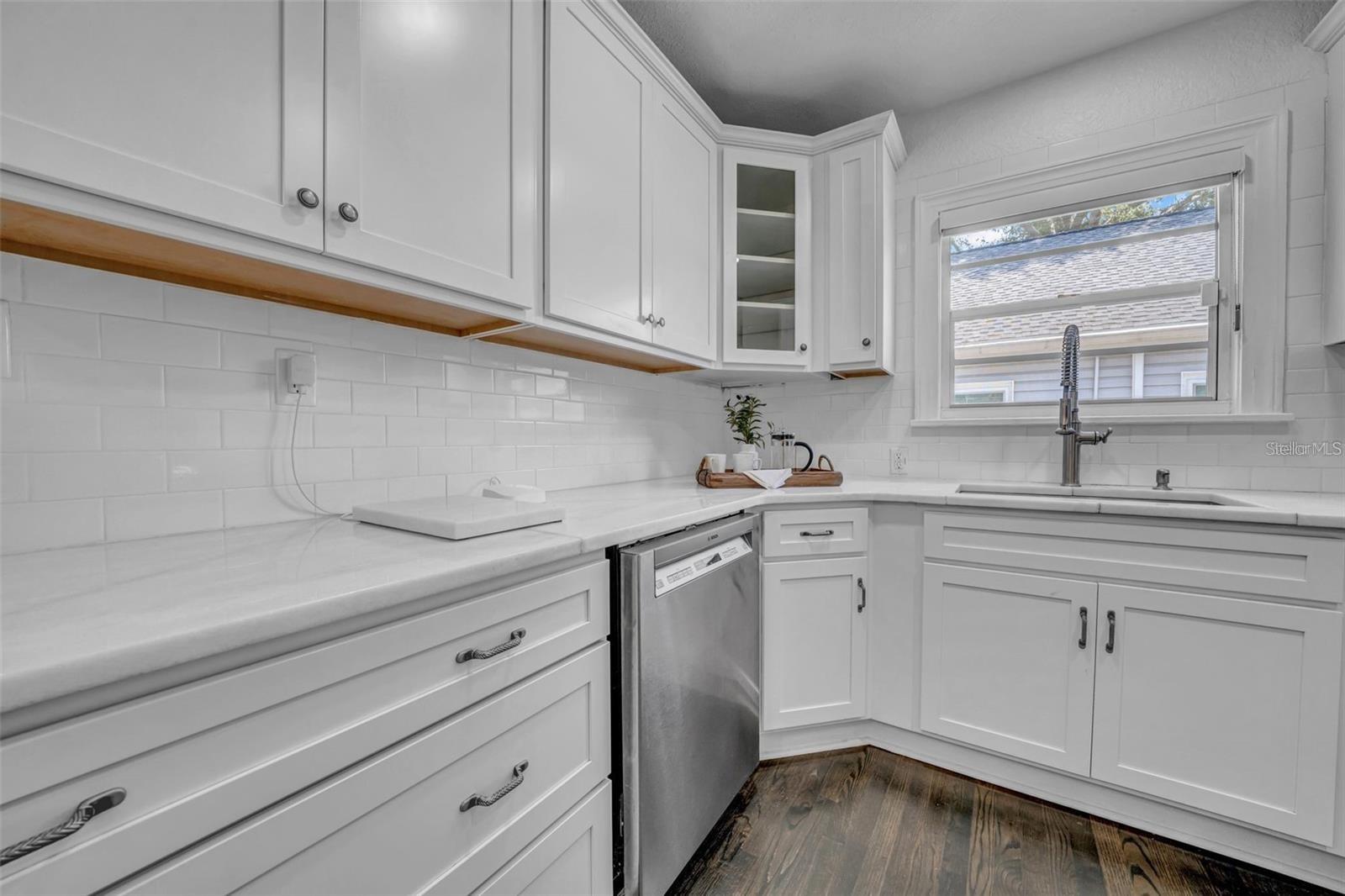 Listing photo id 9 for 136 30th Avenue N