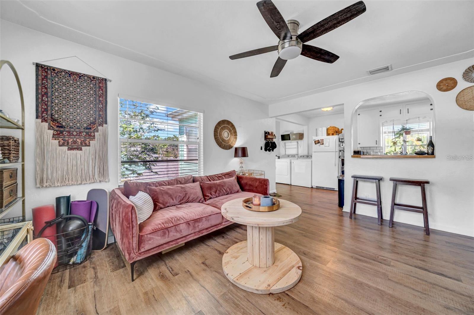 Listing photo id 27 for 136 30th Avenue N