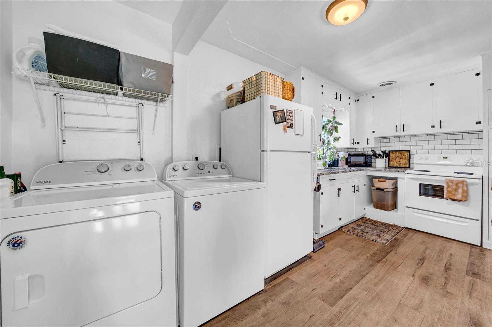 Listing photo id 31 for 136 30th Avenue N