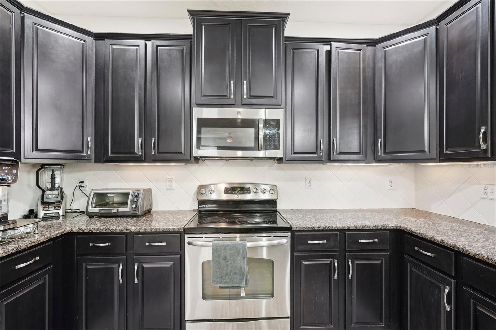 Image 16 of 49 For 12402 Fairlawn Drive