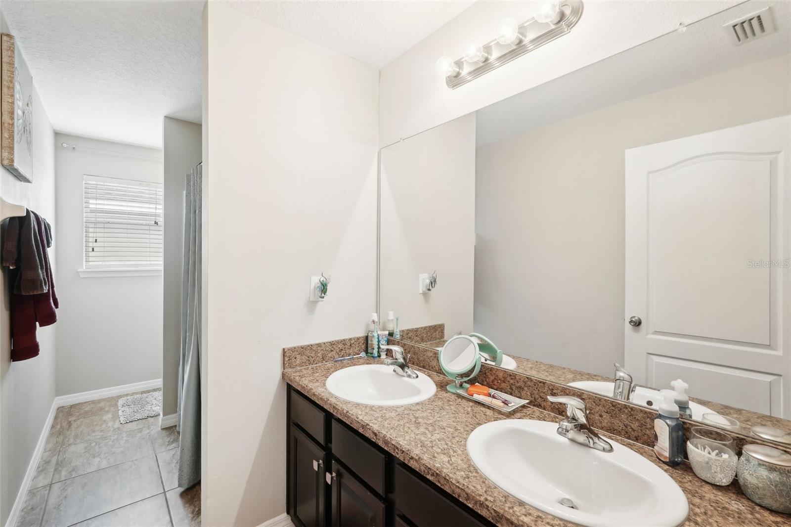 Image 36 of 49 For 12402 Fairlawn Drive