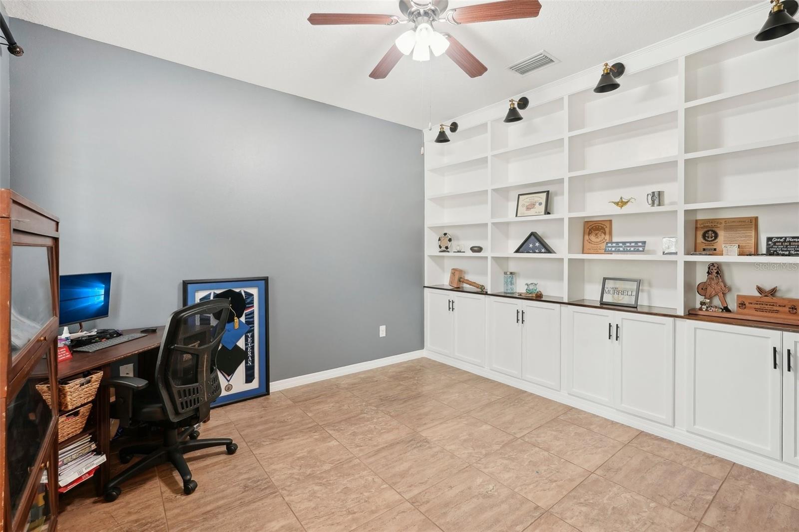 Image 9 of 49 For 12402 Fairlawn Drive