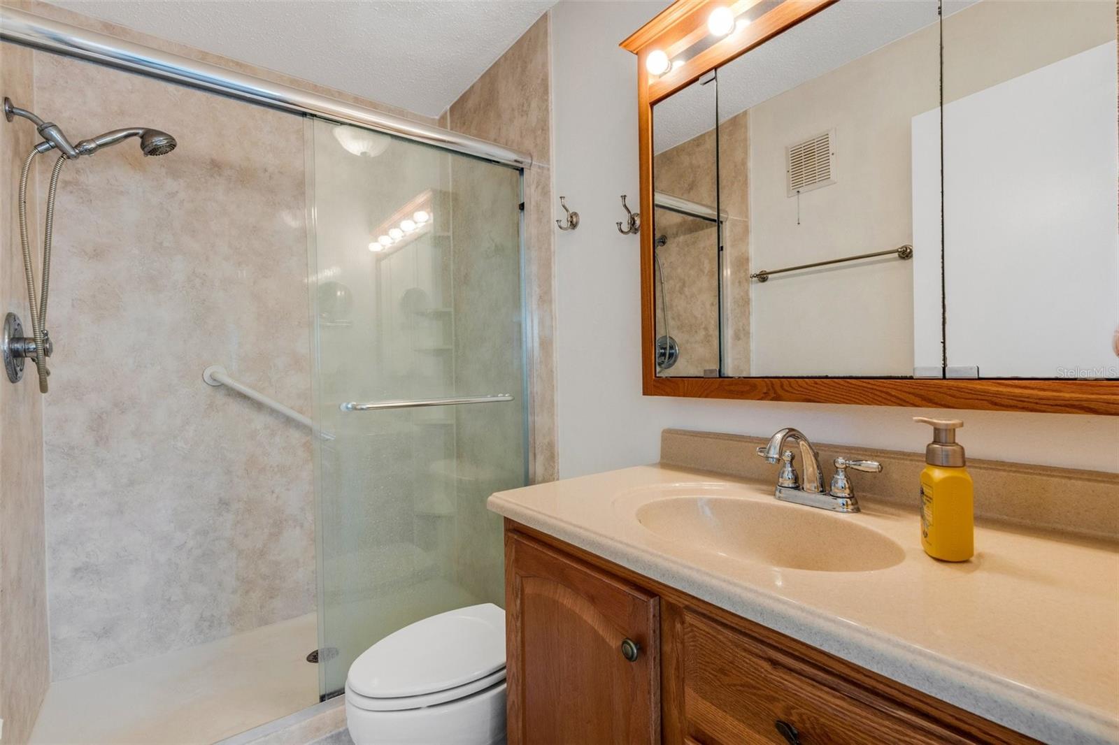 Image 19 of 33 For 117 Fernwood Circle 117