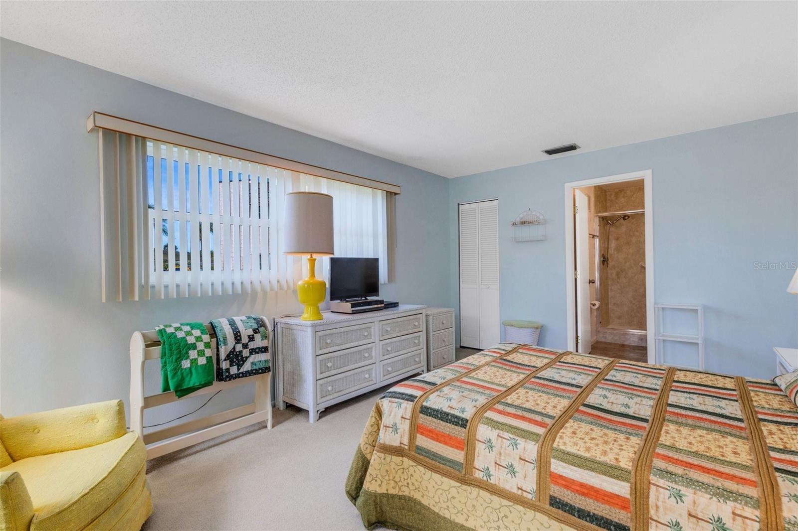 Image 21 of 33 For 117 Fernwood Circle 117