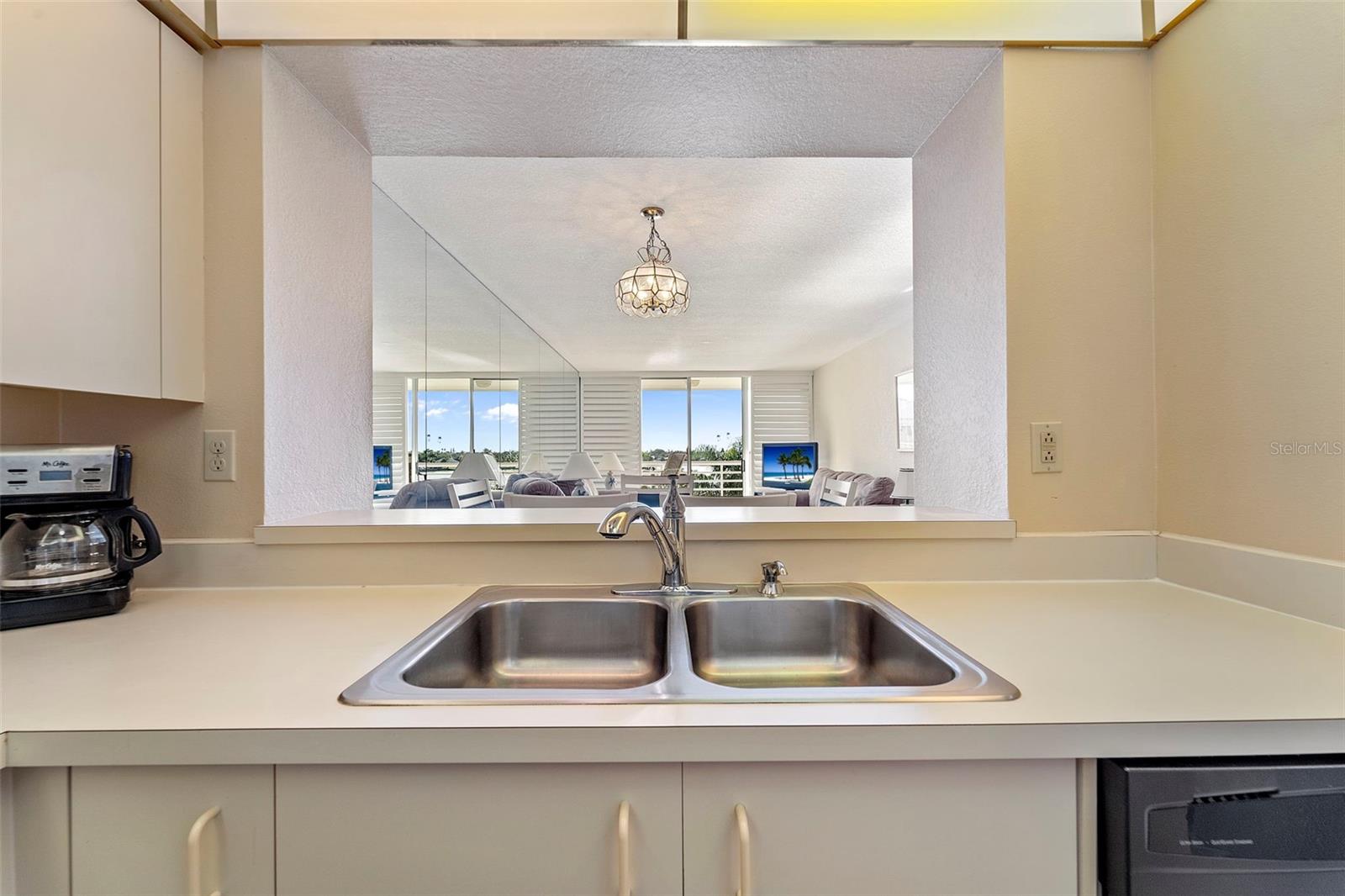 Image 10 of 28 For 6021 Bahia Del Mar Circle 534
