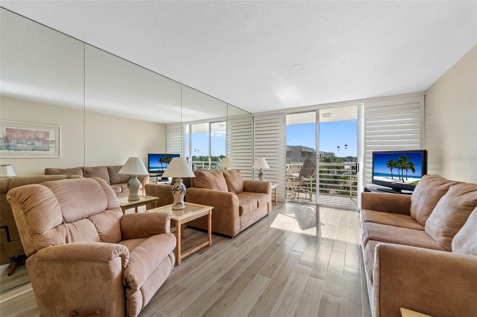 Image 5 of 28 For 6021 Bahia Del Mar Circle 534