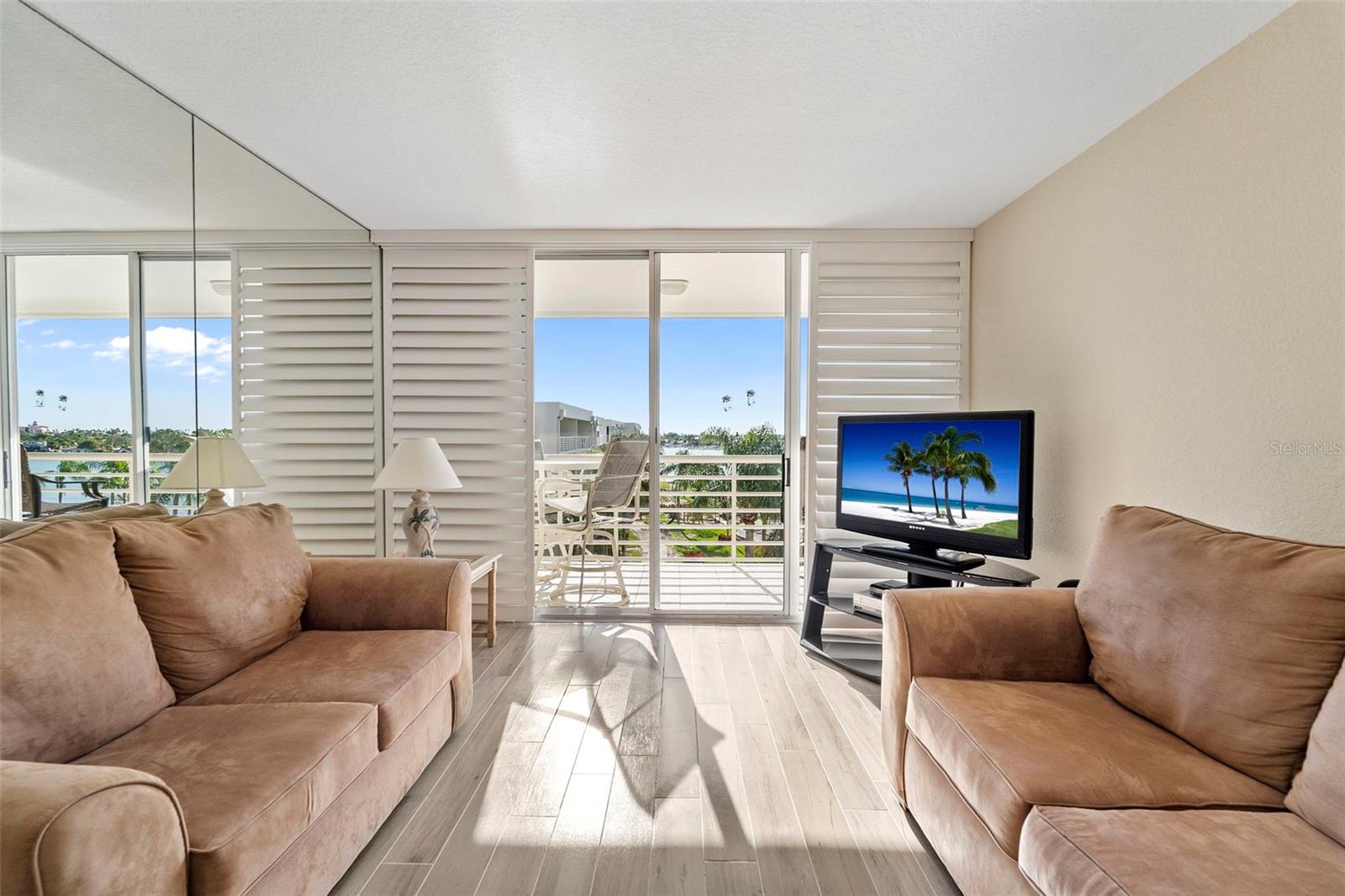 Image 6 of 28 For 6021 Bahia Del Mar Circle 534